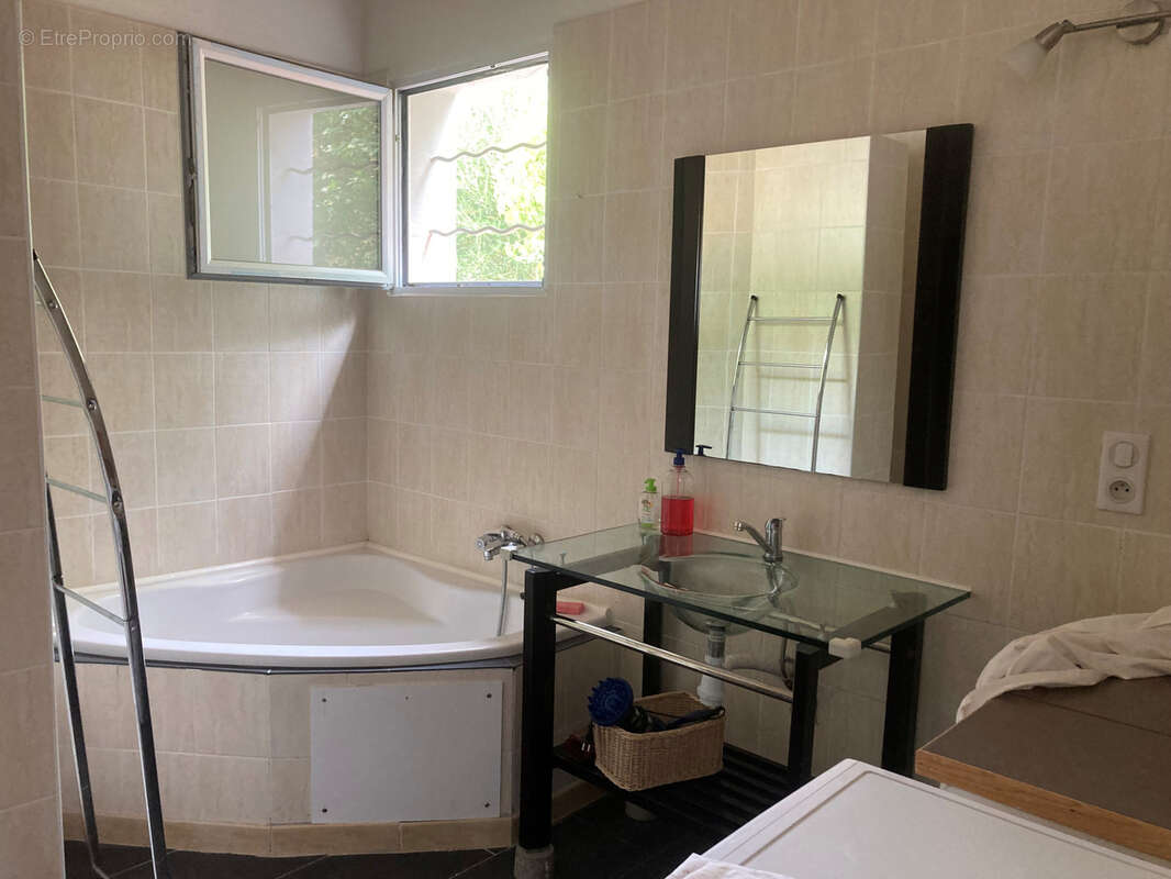 Village en hauteur entre Limoux et Carcassonne, villa de plain pieds, 2 chambres, avec terrasses et garage - photo 8