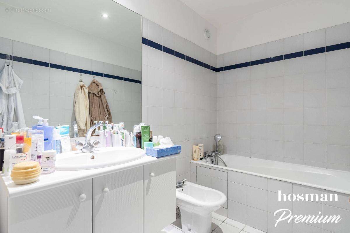 Appartement à PARIS-8E