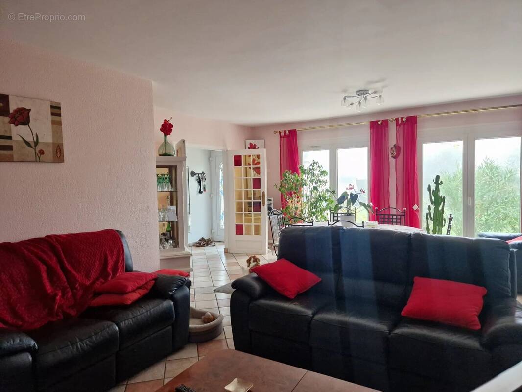 Maison à MAGNY-LES-HAMEAUX