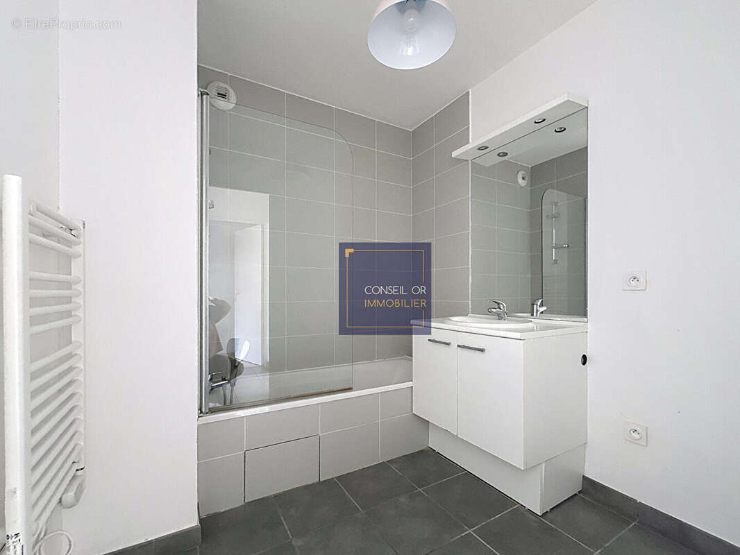 Appartement à SAINT-GENIS-LAVAL