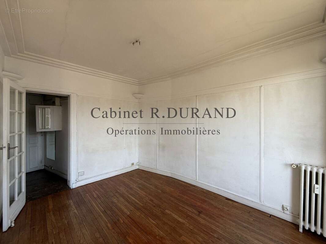 Appartement à COURBEVOIE