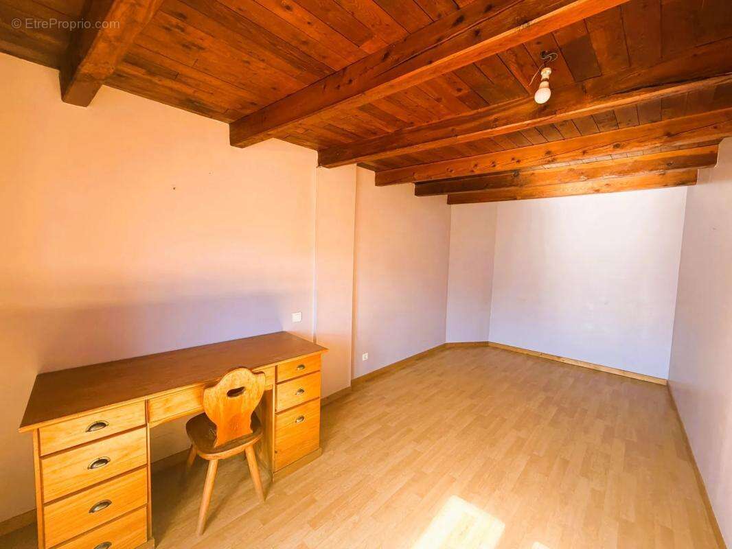 Maison à LES CHAPELLES