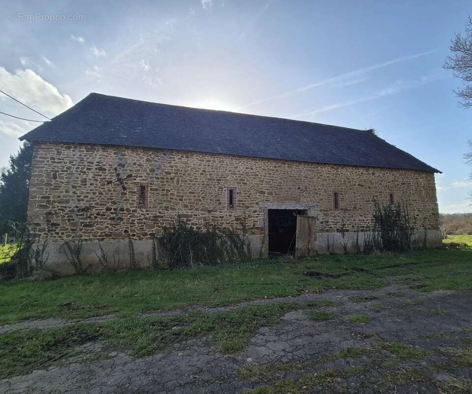 Maison à MONTENAY