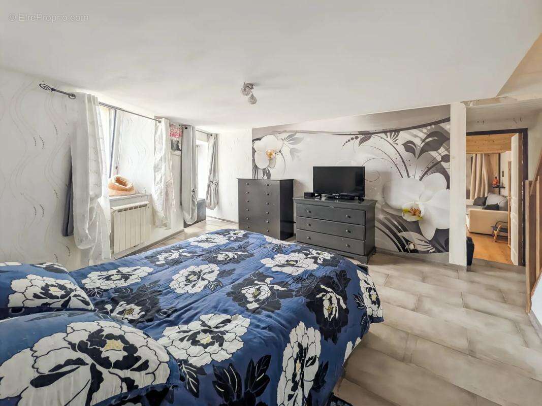 Maison à PERRIERS-EN-BEAUFICEL