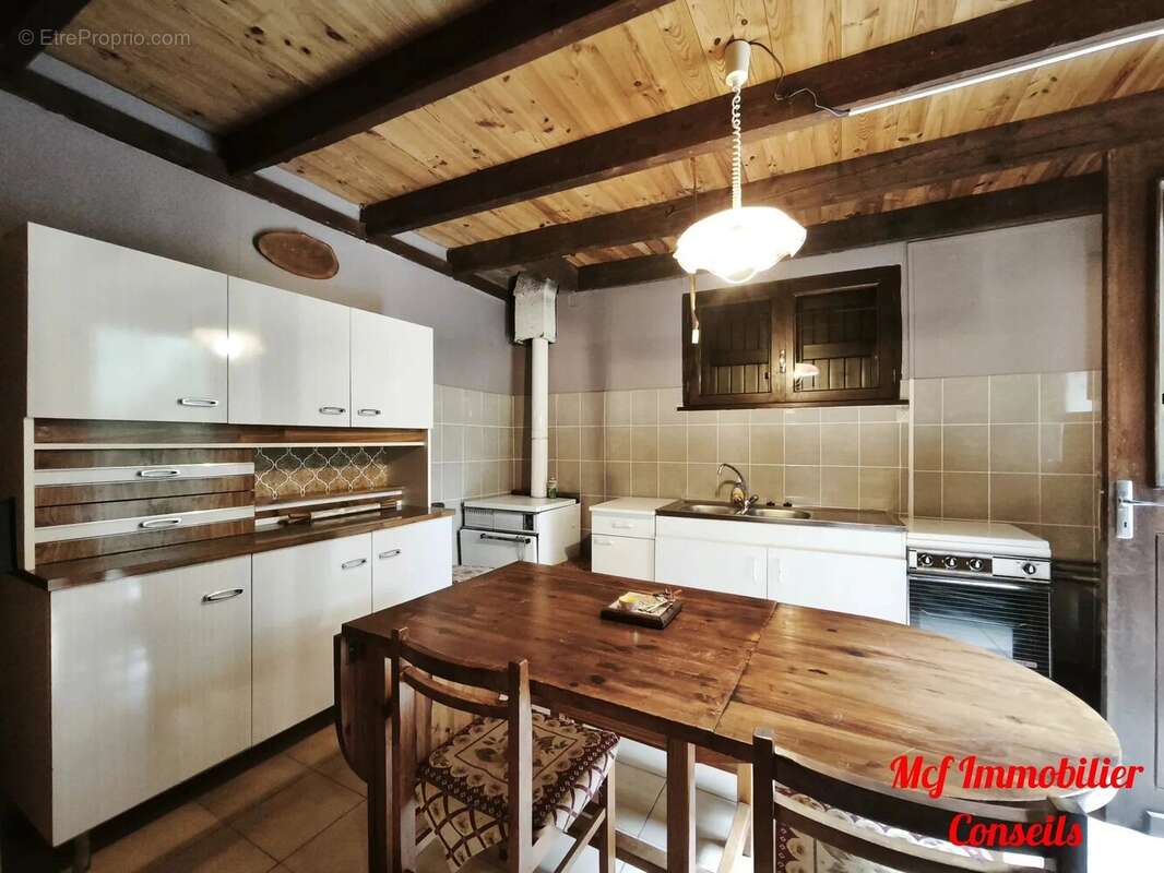 Terrain à VEZINS-DE-LEVEZOU