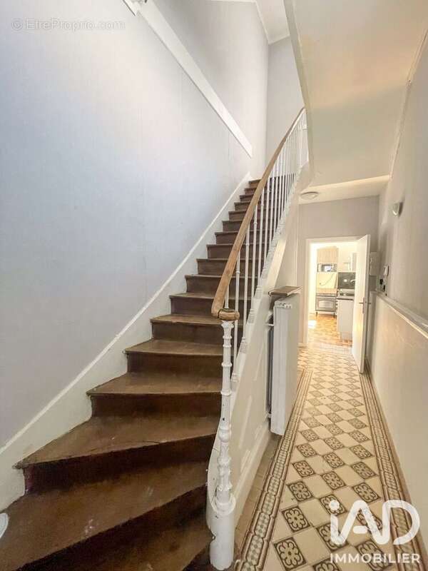 Maison 130 m² à Saint-Quentin  - photo 5