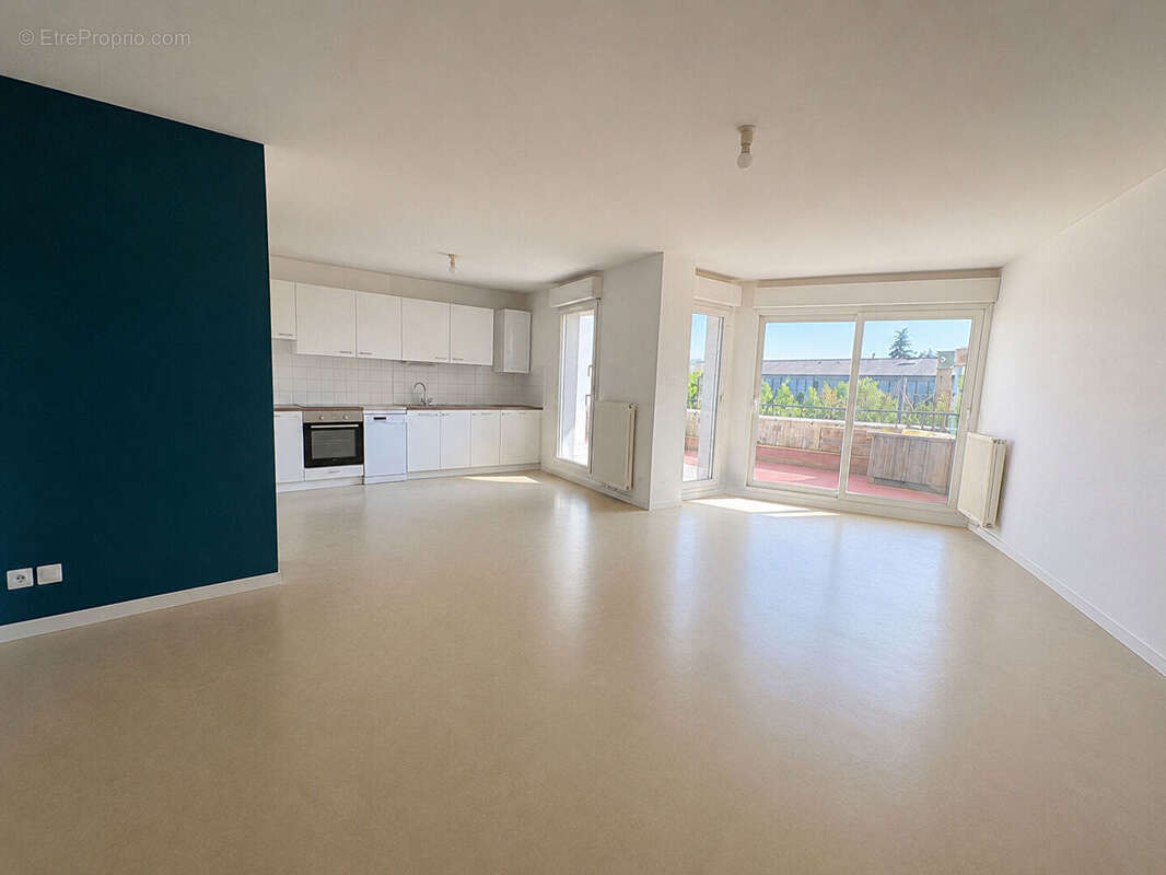 Appartement  4 pièces 74.90 m2 + Garage. - photo 3