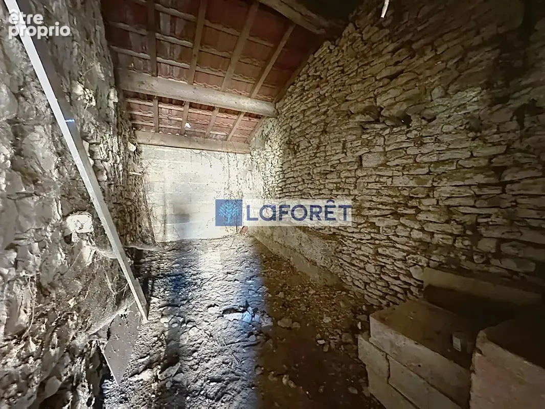 MONTREUIL-SUR-THONNANCE ? Maison avec dépendance et terrains - photo 12
