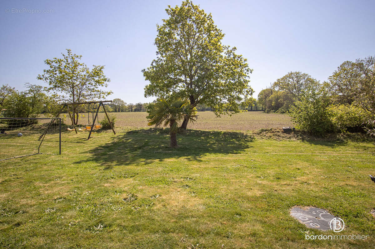 Maison à CHATEAUNEUF