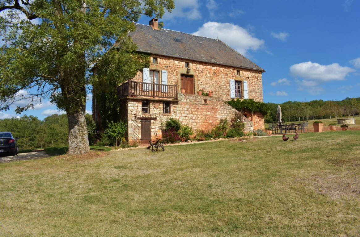 Maison à GOURDON