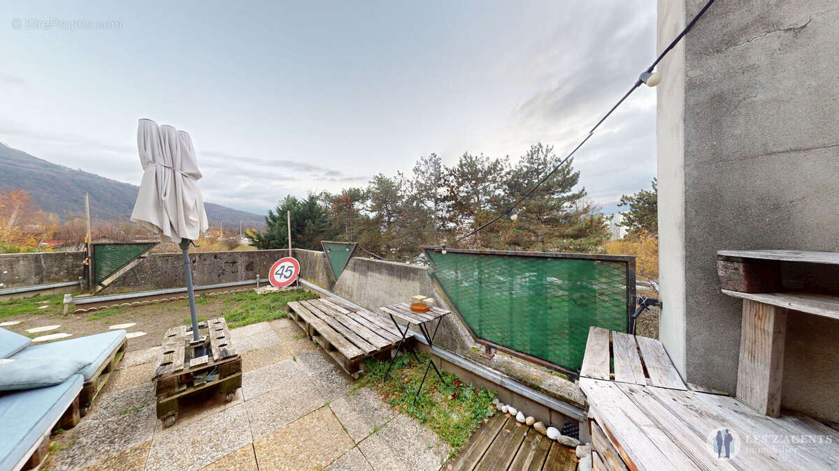 Appartement à SAINT-MARTIN-D'HERES