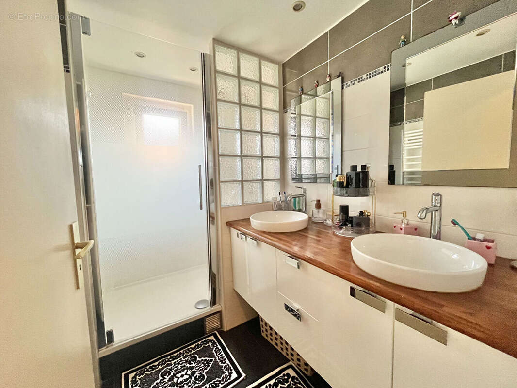 Maison à SARTROUVILLE