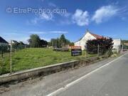 Terrain à COUVRON-ET-AUMENCOURT