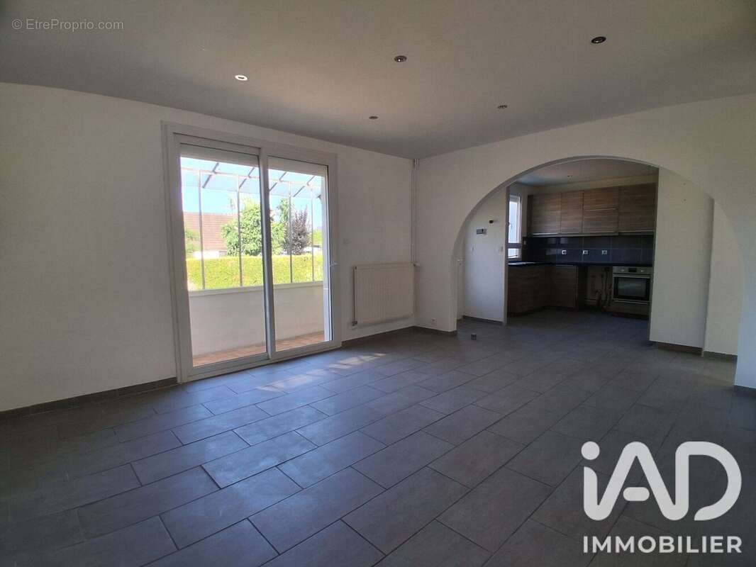 Maison 74 m² à Crouy-Sur-Ourcq  - photo 4