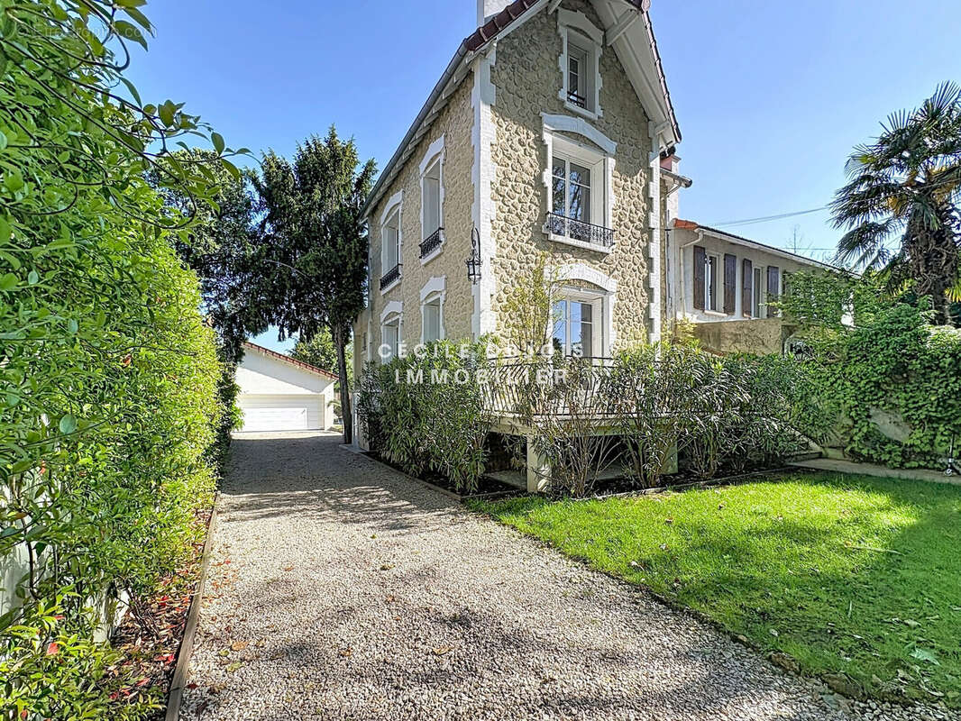 Maison à SAINT-MAUR-DES-FOSSES