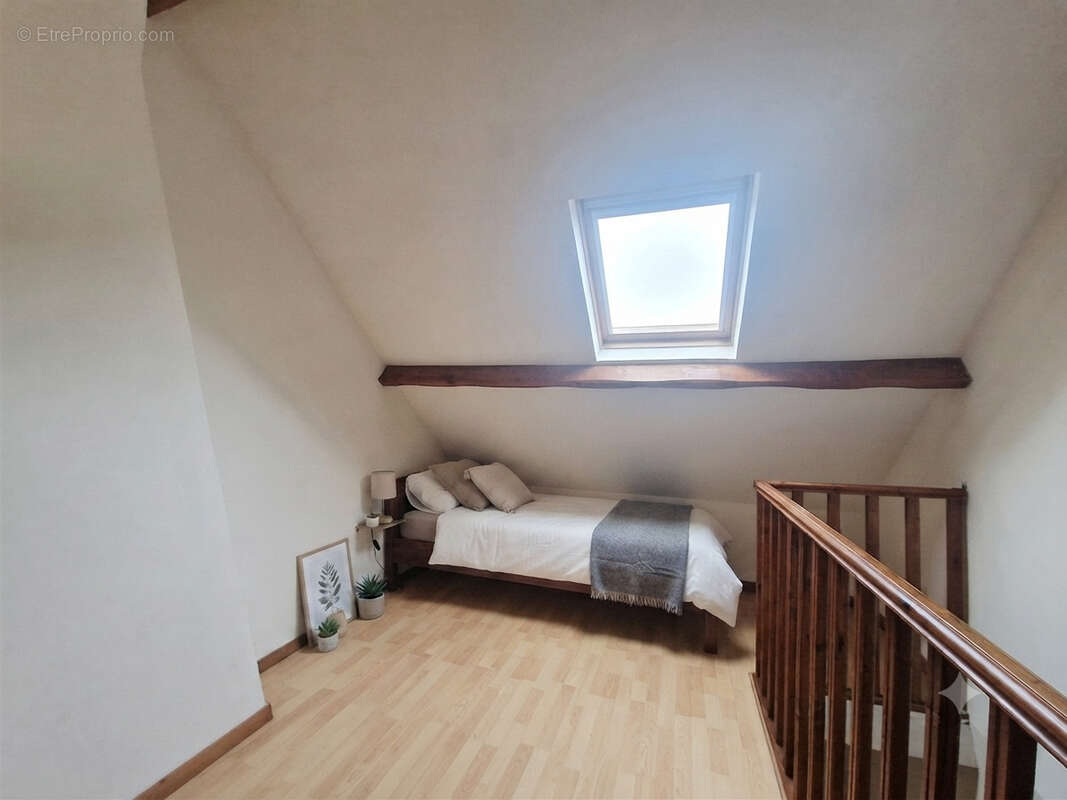 Une opportunité rare pour un premier achat, un investissement locatif ou un pied-à-terre en centre-ville ! - photo 4