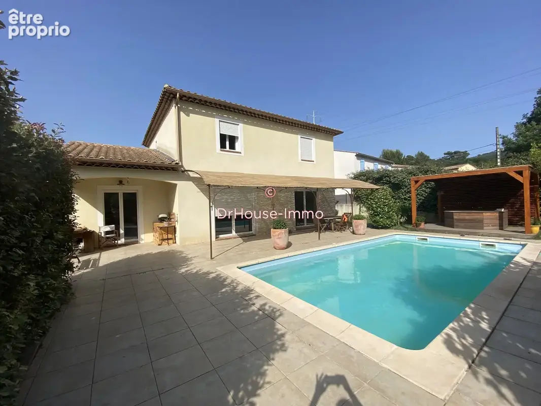 Maison 6 pièces 150 m² à vendre à Rocbaron (83136) - photo 2