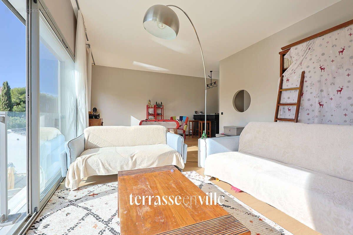La ciotat - figuerolles - maison familiale - t6 - 204 m2 + t2 40 m2 - piscine - parcelle 1041m2 - vue mer - 1 - photo 24