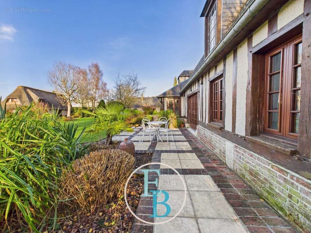 Maison à LE BEC-HELLOUIN