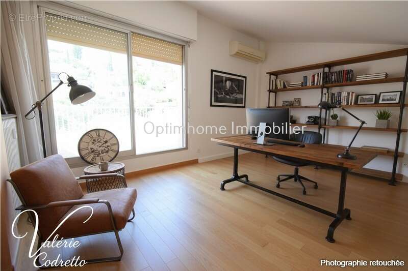 Appartement T3  dernier étage avec vue mer à Hyères  – Deux terrasses, parking et cave 83400 - photo 9
