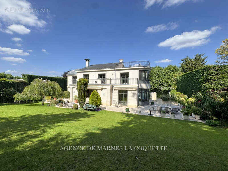 Maison à VILLE-D'AVRAY