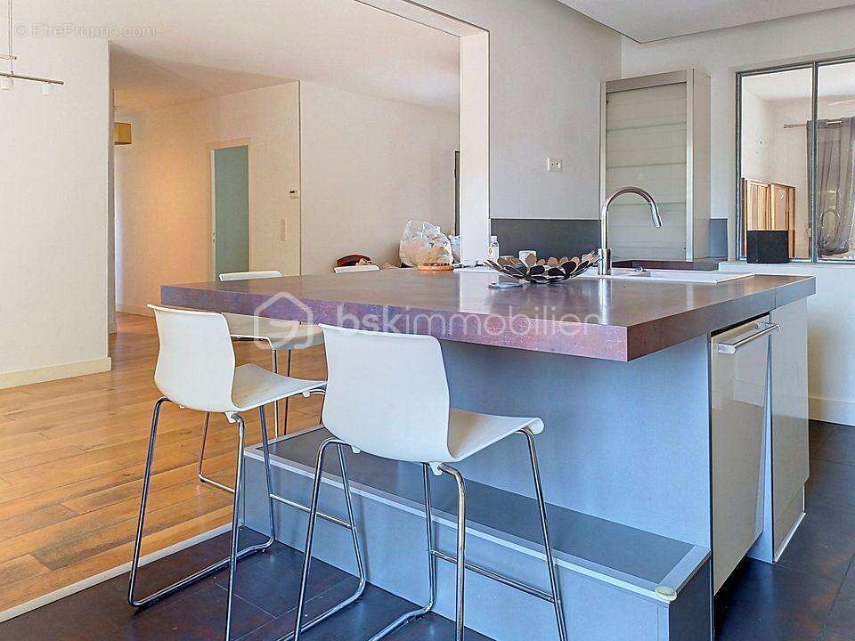 Villa familiale de 195 m² – piscine – double garage - photo 9