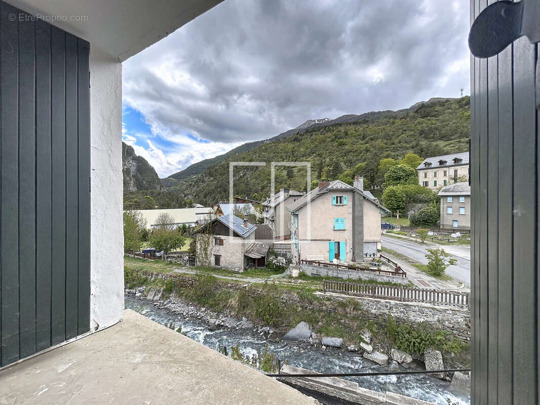 Appartement à LA CONDAMINE-CHATELARD