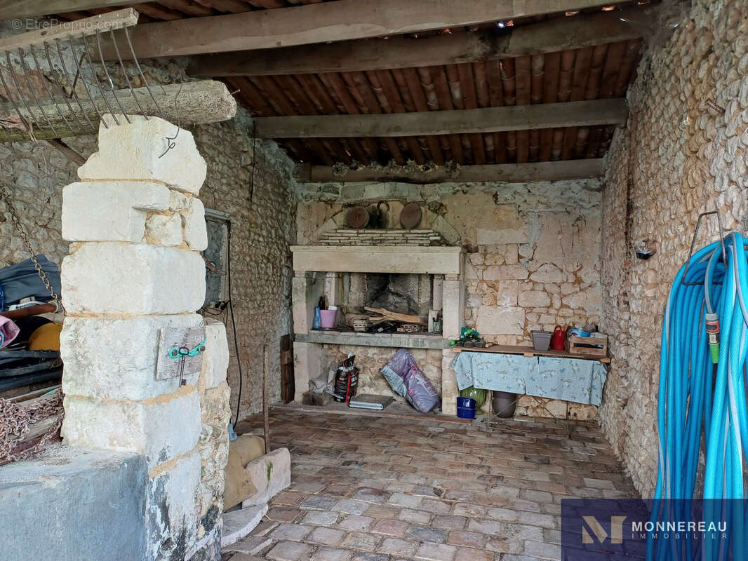 Maison à BAIGNES-SAINTE-RADEGONDE