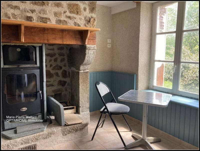 Maison à POUSSANGES