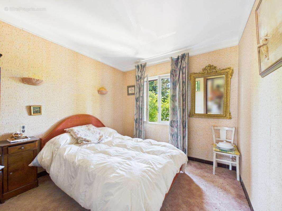 Maison à VILLEVIEILLE