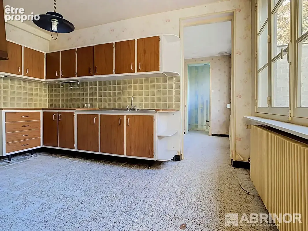Maison semi individuelle, 4 chambres, jardin, garages et stationnement privatif - photo 4