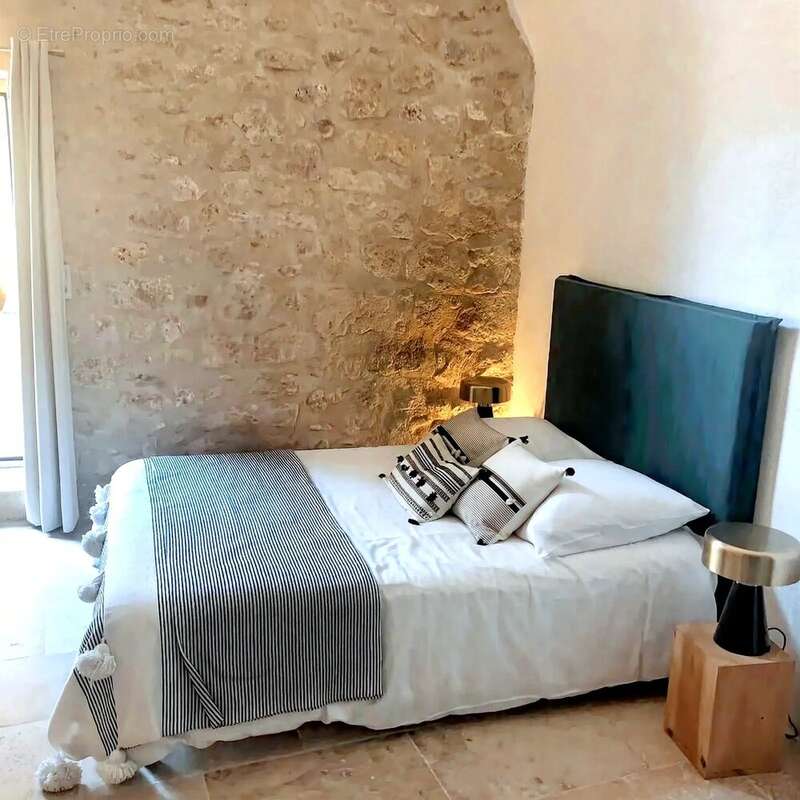 Maison à ROGNES