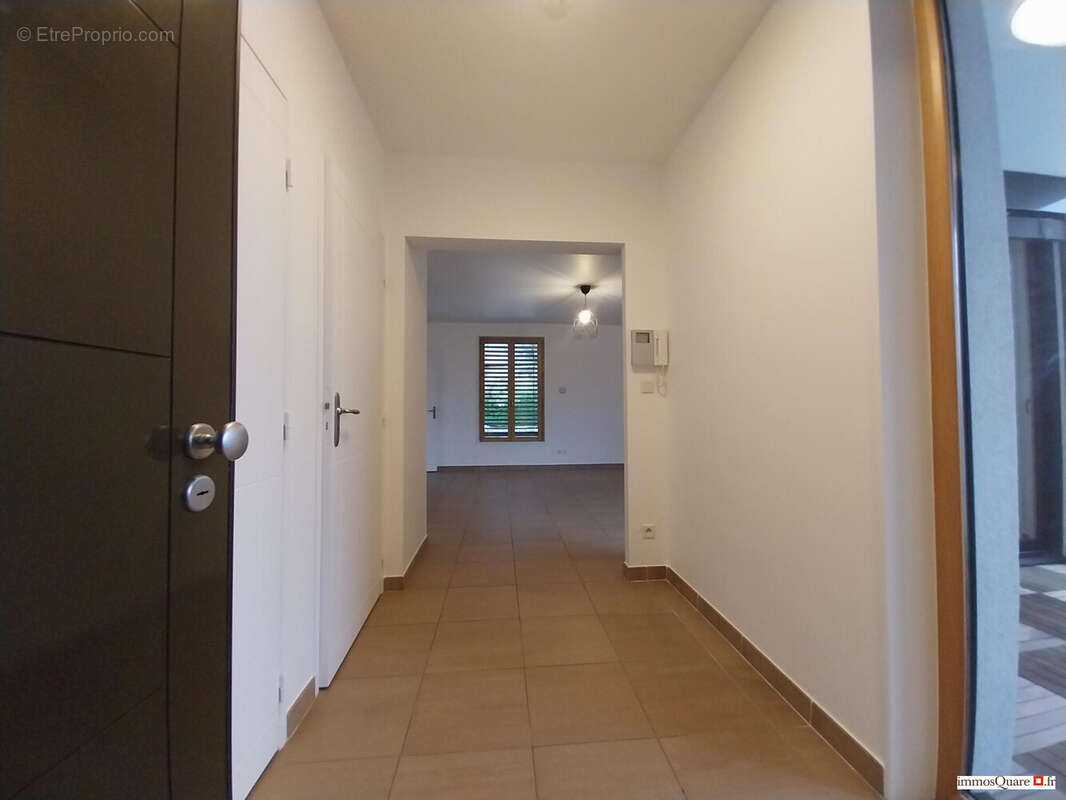 Appartement à MEYLAN