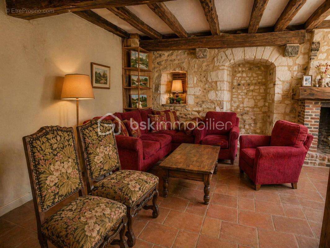 Maison à VILLENEUVE-L'ARCHEVEQUE