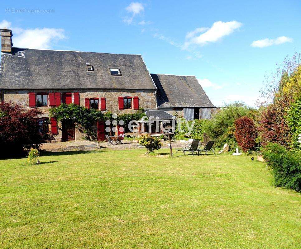 Maison à SAINT-SEVER-CALVADOS