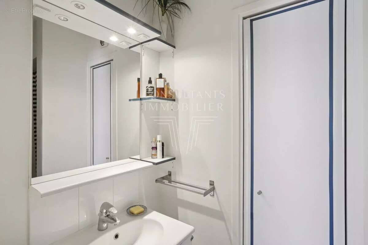 Appartement à PARIS-15E