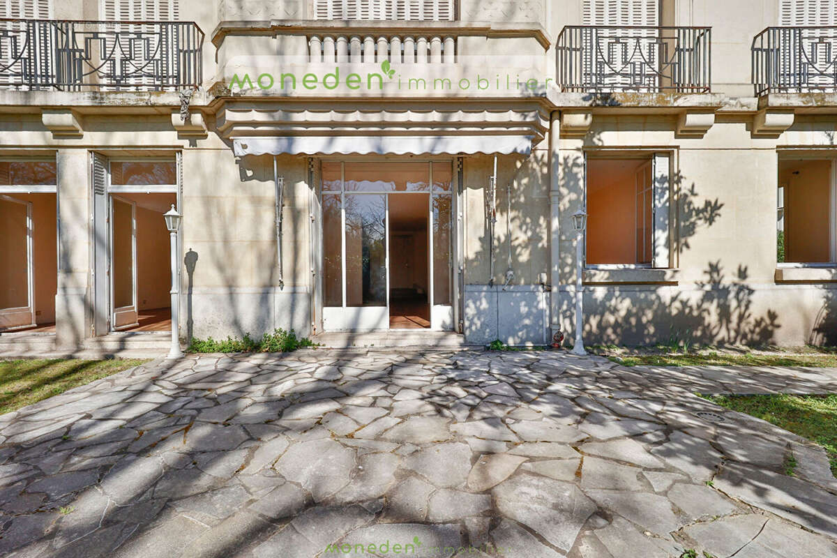 Appartement à NEUILLY-SUR-SEINE