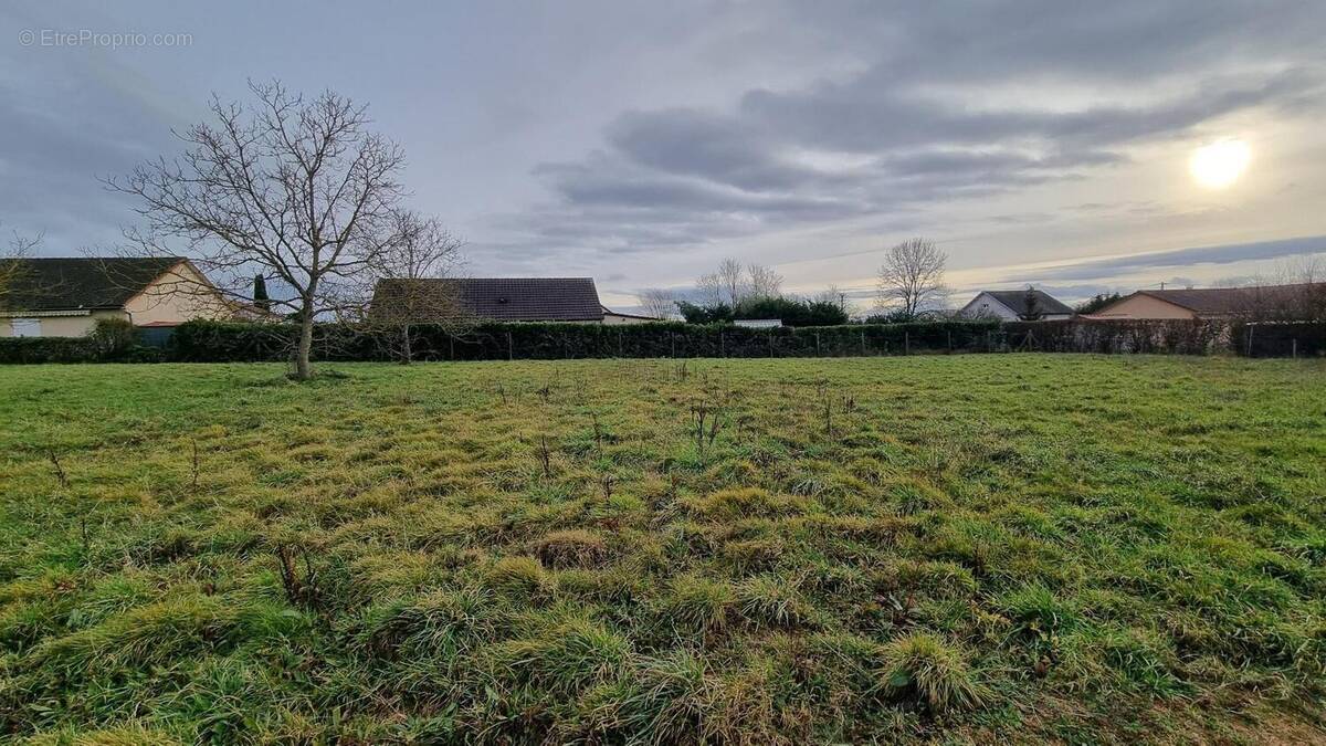 Photo 1 - Terrain à VENDAT