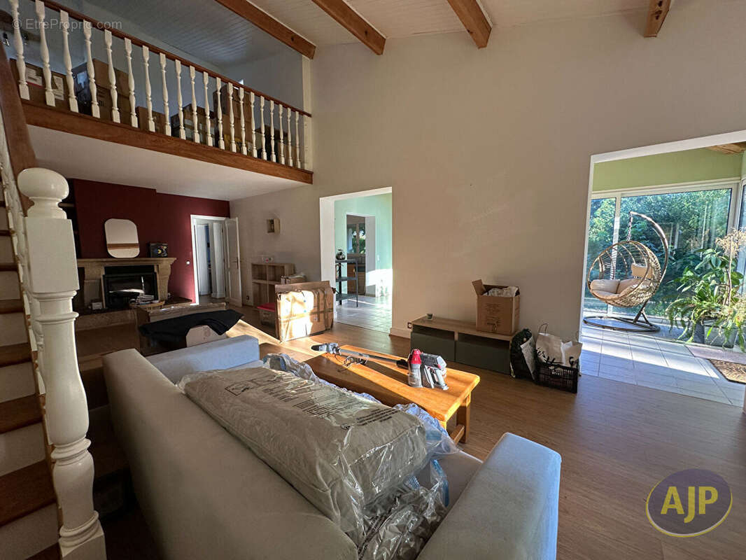 Maison à SAINT-LEGER