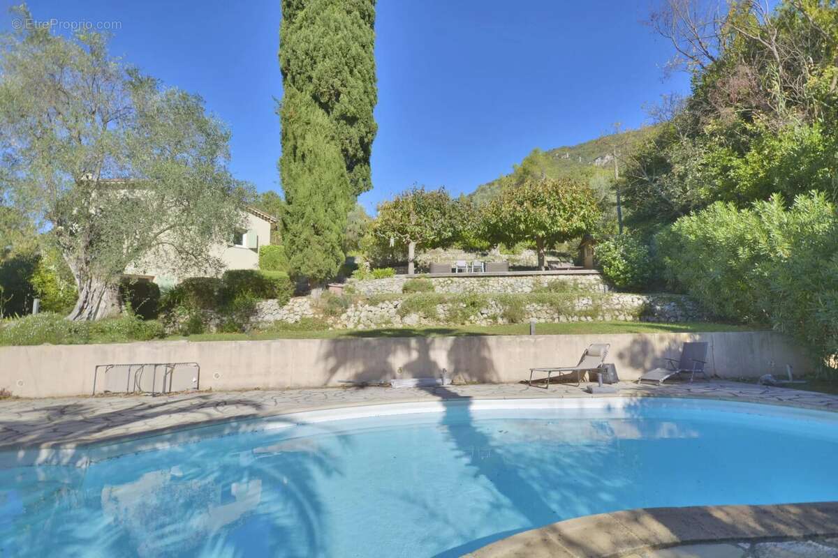 Maison à TOURRETTES-SUR-LOUP