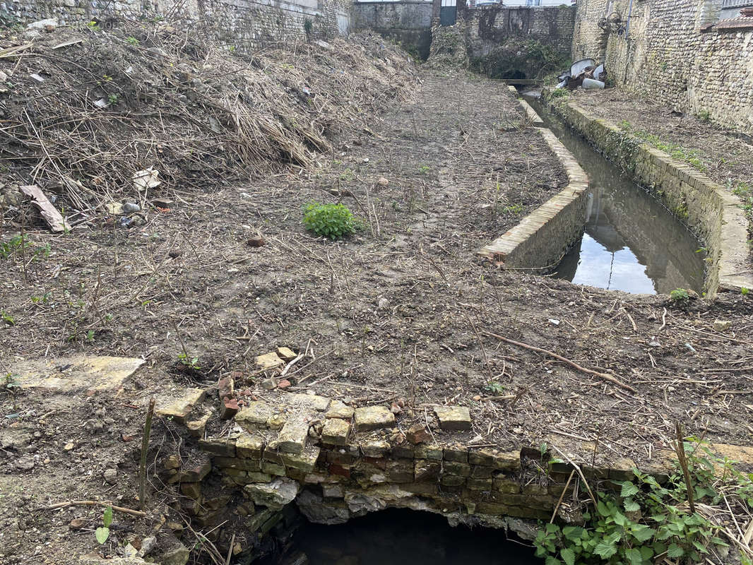 Terrain à PACY-SUR-EURE