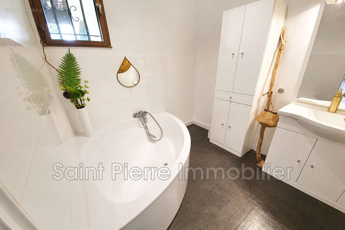 Appartement 63 m² à Villeneuve-Loubet  - photo 4
