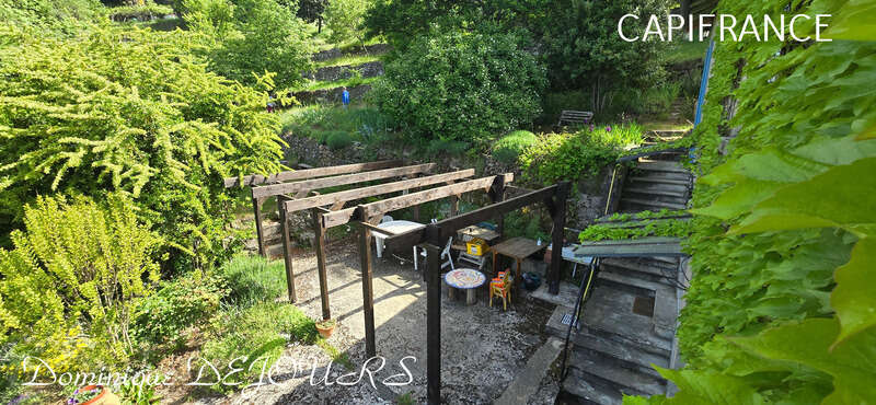 Maison à SAINT-SAUVEUR-DE-MONTAGUT