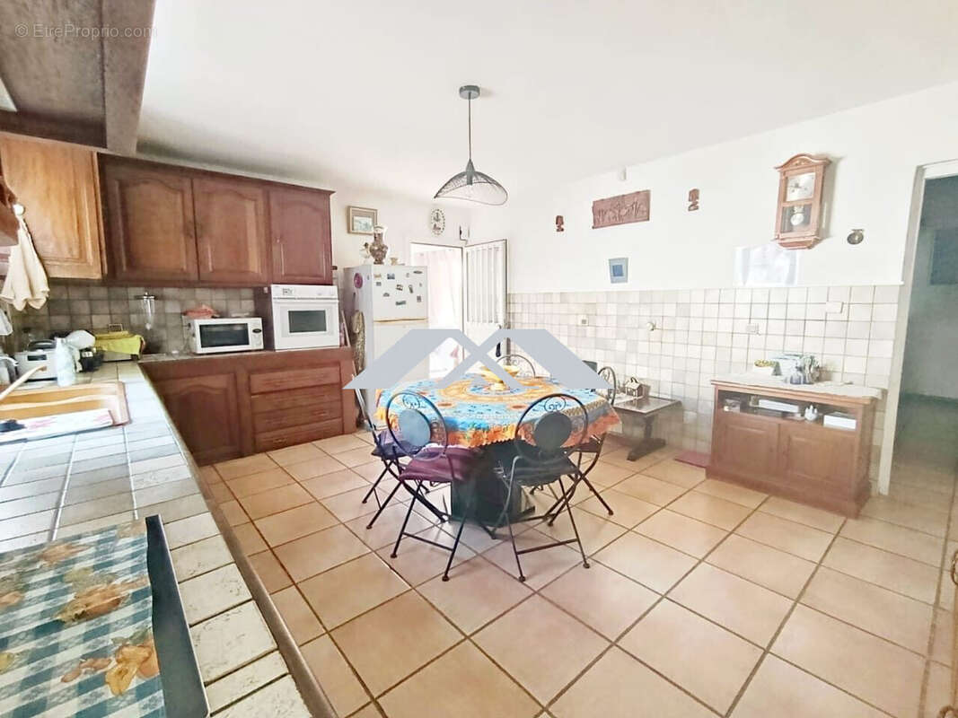 Maison 205 m² à Saint-Louis  - photo 5