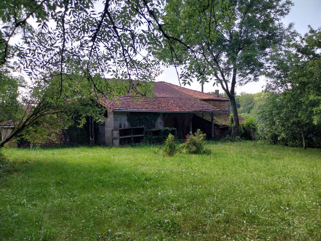 Maison à CHASSENEUIL-SUR-BONNIEURE