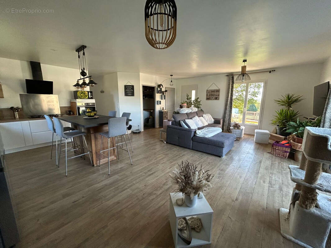 Maison à SAINT-CLEMENT