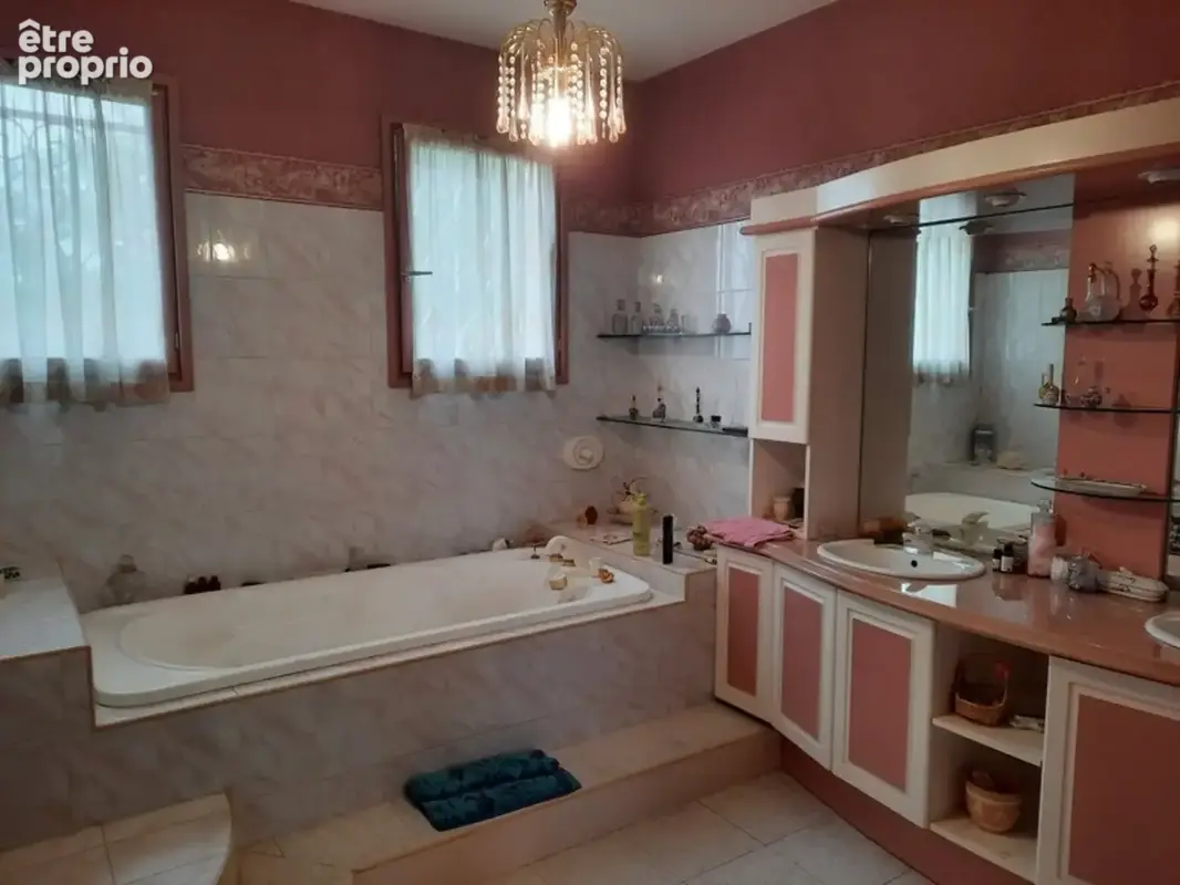 PUYGOUZON - Grande maison familiale avec piscine et jardin - photo 14
