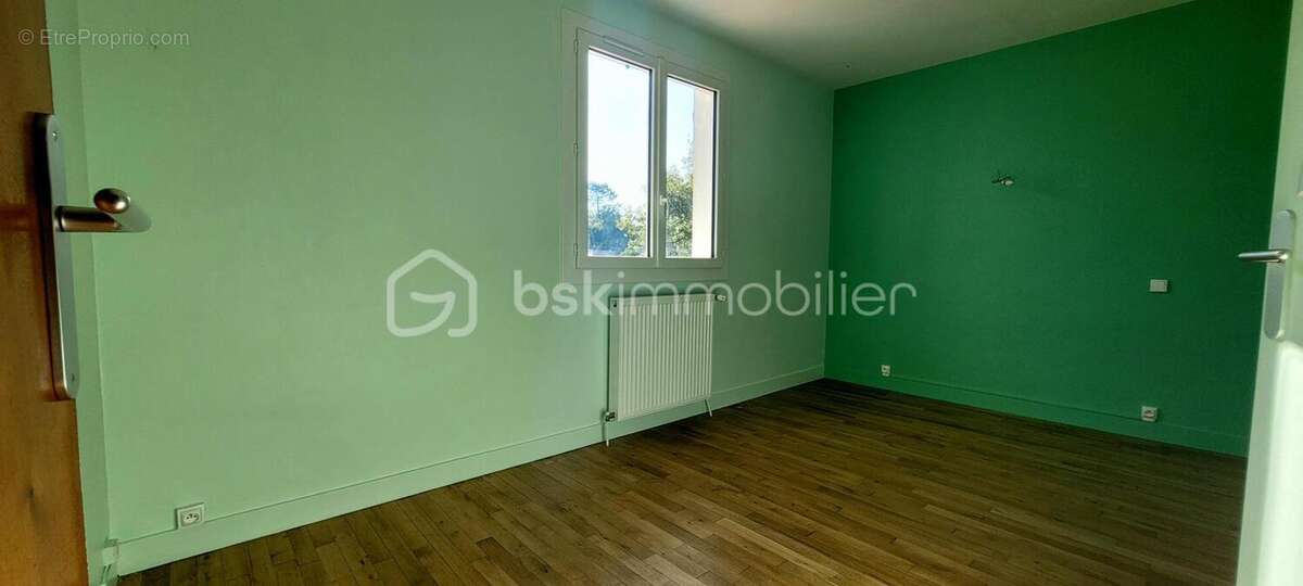 Maison de 111 m2, 3 chambres + bureau + piscine et garage sur 850 m2 de terrain - photo 10