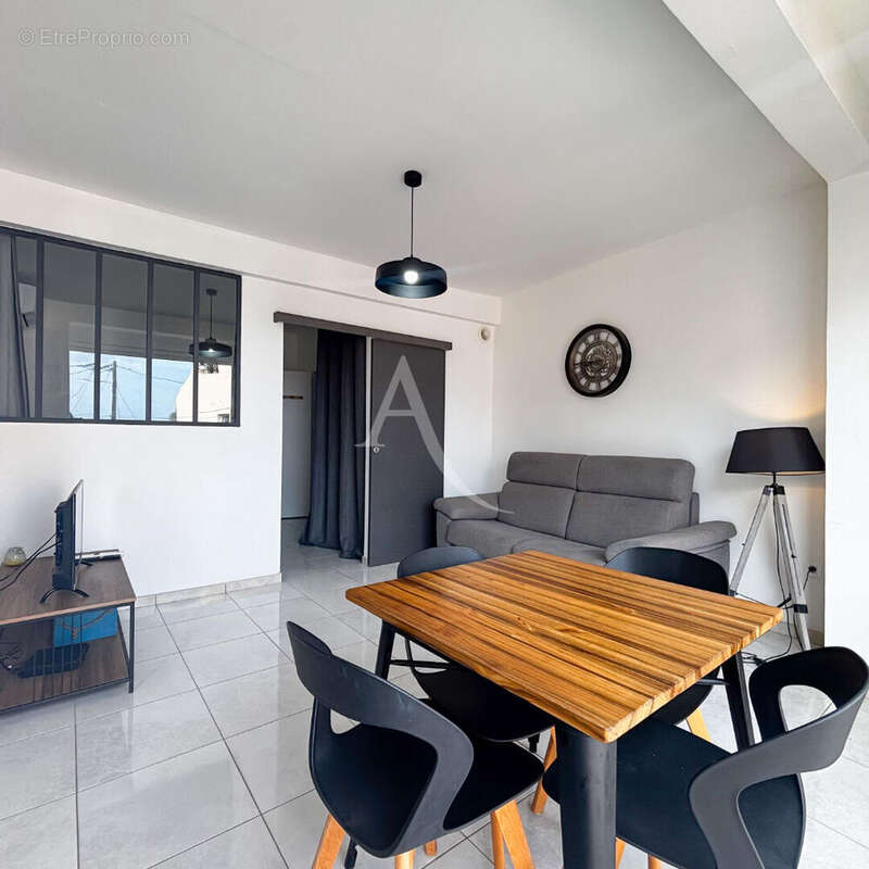 Appartement à SAINTE-LUCE