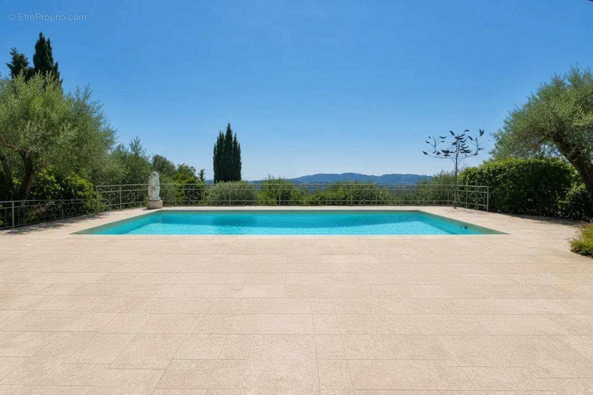 Villa avec piscine, vue sur collines, mer et lac + maison d'amis - photo 22